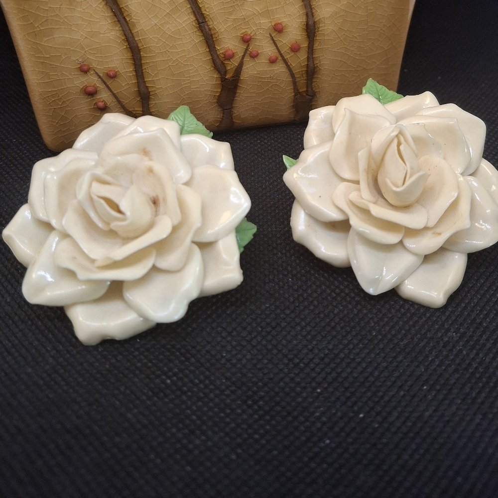 Midcentury Modern 1960's Pair Of Off-White Rose Lucite Celluloid Brooch Pins